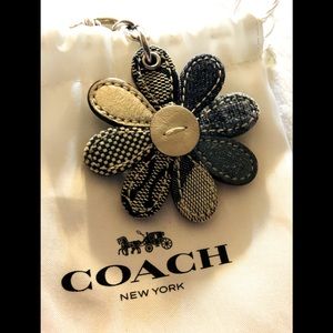 🌸 COACH DAISY FLOWER LEATHER DENIM CHARM KEYCHAIN